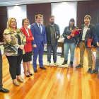 Carlos Fernández Carriedo, Yolanda de Gregorio, Rocío Lucas, Alfonso Fernández Mañueco y miembros de la Plataforma Soria ¡Ya!.-ICAL