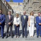 Jesús Manuel Sánchez, Francisco Vázquez, María Teresa Martín Pozo, Javier Iglesias y Ángeles Armisén, en Segovia.-ICAL
