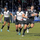 Pearce se lleva el oval en el partido frente al Petrarca.-MARTA FERNÁNDEZ