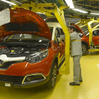 Cadena de montaje del modelo Captur en la factoría de Valladolid.-NACHO GALLEGO