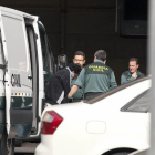 La Guardia Civil detiene a la expareja de la mujer asesinada ayer en Salamanca a trece kilómetros de la capital.-ICAL