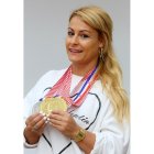 Lydia Valentín, premio Castilla y León del Deporte 2016, posa con las últimas medallas conseguidas en el campeonato europeo de Croacia.-ICAL