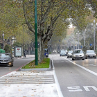 Vehículos en circulación por la vía de servicio y los carriles centrales del Paseo de Zorrilla.-Pablo Requejo (Photogenic)
