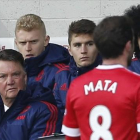 Juan Mata, tras ser expulsado.-REUTERS / CARL RECINE