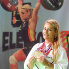Lydia Valentín, premio Castilla y León del Deporte 2016, posa con las últimas medallas conseguidas en el campeonato europeo de Croacia-ICAL