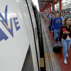 Primer viaje comercial del AVE León-Madrid-Ical