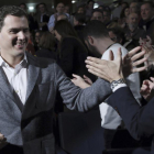 Rivera, el pasado domingo 29 de enero, saluda a los miembros de su nueva ejecutiva tras ser elegido en las primarias de Ciudadanos.-EFE / FERNANDO ALVARADO