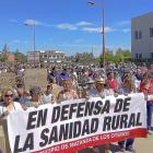 Manifestación en Valencia de Don Juan por la falta de consultas médicas.-ICAL