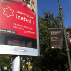 El termómetro de la plaza Poniente marca 40 grados en una calorosa tarde de verano en Valladolid.-ICAL