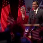 Jimmy Smits y Teri Polo en un fotograma de la séptima y última temporada de la serie 'El ala oeste de la Casa Blanca'.-NBC