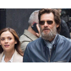 Cathriona White y Jim Carrey.-EL PERIÓDICO