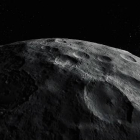 Imagen del recorrido por la superficia llena de cráteres del misterioro y minúsculo planeta Ceres.-Foto: NASA