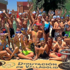 Niños de la localidad vallisoletana de Portillo ayer antes de entrar en acción en el Programa ‘Muévete en Verano’.-E.M.