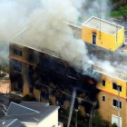 El presunto responsable del incendio, de unos 40 años, fue detenido por la policía.-NHK