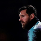 Messi entra en el campo de entrenamiento de la ciudad deportiva de Sant Joan Despí.-EFE / ALEJANDRO GARCÍA