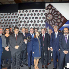 La presidenta de las Cortes y el titular de la Junta, acompañados, entre otros, porla consejera de Turismo y  los alcaldes de León, Salamanca y Valladolid, y por el presidente de la Diputación de Valladolid.-RAQUEL P. VIECO