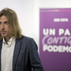 El secretario general de Podemos Castilla y León, Pablo Fernández, y la secretaria de organización, Laura Domínguez, presentan la nueva gestora de Podemos Salamanca.-ICAL