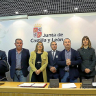 Rivero (Azucarera), González (Alianza), Marcos (Junta), Rico (Acor), Dujo (Asaja), De Miguel (Cecale) y Alonso (Urcacyl).-ICAL