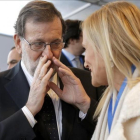 Mariano Rajoy y Cristina Cifuentes, durante el último congreso del PP, el pasado 10 de febrero.-JOSÉ LUIS ROCA
