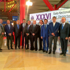 Autoridades y representantes de la delegación vallisoletana posan durante la gala celebrada ayer en Málaga.-EL MUNDO