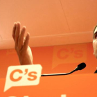 El líder de Ciudadanos y número uno para las elecciones generales del 20 de diciembre, Albert Rivera, durante una rueda de prensa en una foto de archivo.-RICARD FADRIQUE