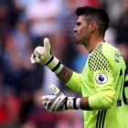 Víctor Valdés, durante el partido disputado contra el Stoke City el Riverside Stadium.-SCOTT HEPPELL / AFP
