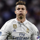Cristiano Ronaldo celebra un gol en el Bernabéu.-JAVIER SORIANO