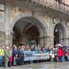 Miembros de la Corporación Municipal guardan un minuto de silencio por el último caso de violencia machista en la Comunidad-David Arranz / ICAL