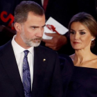Los reyes, durante la celebración del 50º aniversario del diario deportivo As.-/ EFE / JUANJO MARTIN