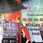 Anuncios de un bingo en una calle vallisoletana.-ICAL