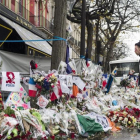 Imagen de la entrada de la sala de conciertos parisina Bataclán, tras el atentado terrorista, en el 2015.-/ YOAN VALAT