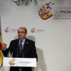 El presidente de Aragón, Javier Lambán, durante su comparecencia en la al término de la VI Conferencia de Presidentes Autonómicos.-EFE