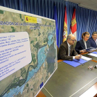 Firma del convenio de financiación, construcción y explotación del Canal de Pollos, el pasado noviembre.-ICAL