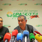 Lorenzo Rivera y Aurelio González en la presentación de la manifestación del día 3 de marzo en Valladolid.-ICAL