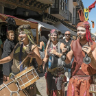 Músicos y malabares en una anterior edicion del ‘Mercado de la India Chica’ de Medina de Rioseco.-PHOTOGENIC