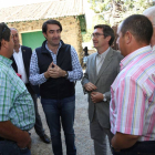 El consejero de Fomento y Medio Ambiente, Juan Carlos Suárez-Quiñones, visita el monte pinar de Navafría en el Parque Natural de Guadarrama.-ICAL