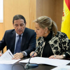 La vicepresidenta y consejera de Empleo, Rosa Valdeón, preside el acto de firma del Plan Anual de Gestión 2016 junto al consejero de Sanidad, Antonio Sáez-ICAL