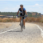 Uno de los primeros ciclistas que ya transitan por el sendero bici que une Zaratán y Valladolid.-Pablo Requejo