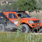 El Mitsubishi del Valladolid Rally Team pilotado por Carlos González y Jorge Pulido en la prueba del Rally Mar de Olivos.-EL MUNDO