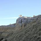 Fotomontaje de la futura pasarela en  los cortados de Valvení.-EL MUNDO