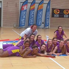Las jugadoras del UVA Ponce, sonrientes tras lograr el pase a las semifinales del Campeonato de España.-E. M.