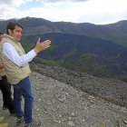 El consejero de Fomento y Medio Ambiente, Juan Carlos Suárez-Quiñones, durante su visita a Ponferrada.-ICAL