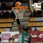 Jubril Adekoya, con la camiseta del Levitec Huesca la pasada campaña.-EM