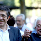 El secretario de Acción Política del PSOE, Patxi López, junto al alcalde de Rábano, Juan García Benito, pasean por las calles de esta localidad vallisoletana-Ical