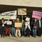 Concentración de la Asociación de pueblos de la comarca zamorana de Tabara contra las granjas porcinas.-ICAL