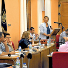 La alcaldesa de Medina del Campo, Teresa López, ayer, durante una de sus intervenciones en el debate sobre el estado del municipio.-SANTIAGO
