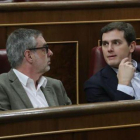 José Manuel Villegas y Albert Rivera, el martes, en el Congreso de los Diputados.-EFE / ZIPI