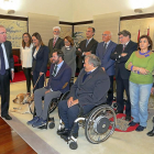 El presidente Juan Vicente Herrera junto a Francisco Sardón y el resto de la junta directiva de Cermi.-ICAL