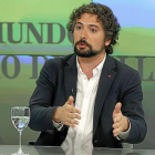 El portavoz de Izquierda Unida en las Cortes, José Sarrión, ayer, en el programa ‘La Quinta Esquina’.-J. M. Lostau
