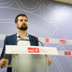 El portavoz socialista Luis Tudanca comparece en rueda de prensa-ICAL
